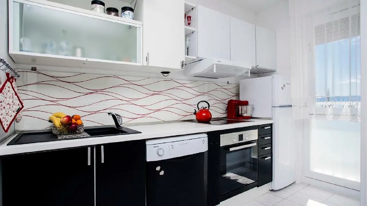 Apartment Milana - Cozy Stay With Free Parking