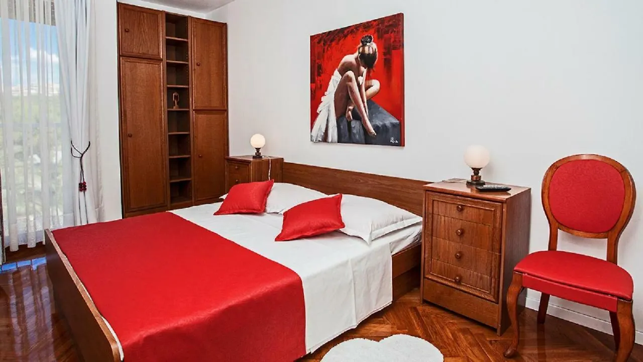 Apartment Milana - Cozy Stay With Free Parking Split